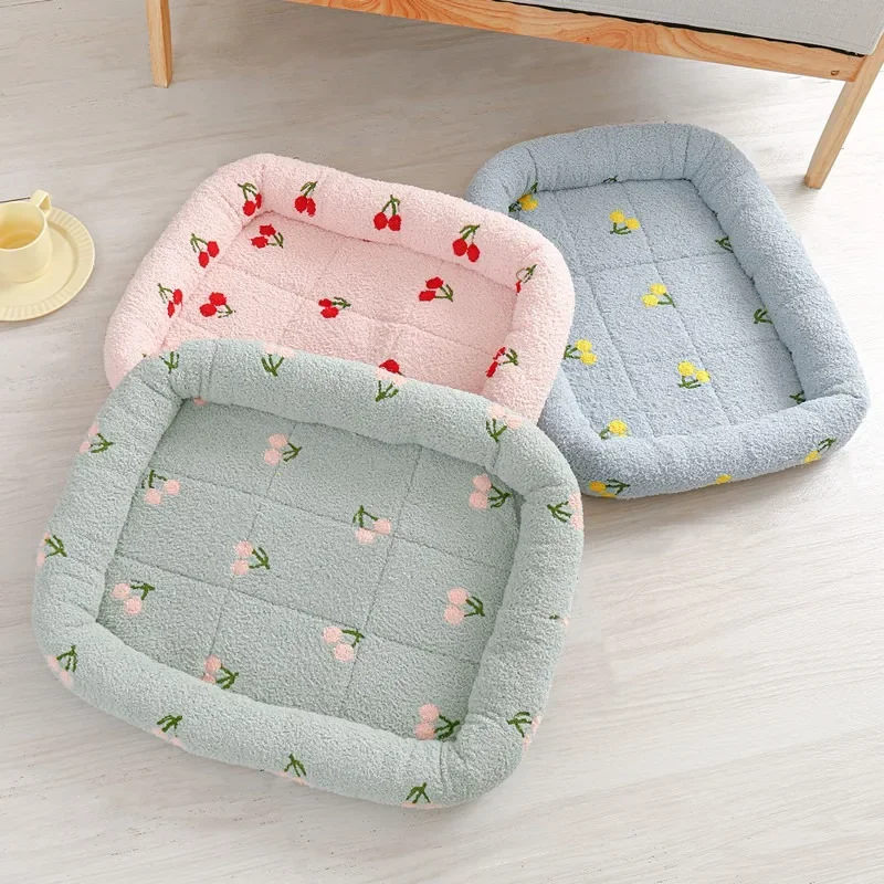 Universal Kennel Cloud Velvet  - Pet Supplies Hours recensione e prezzo